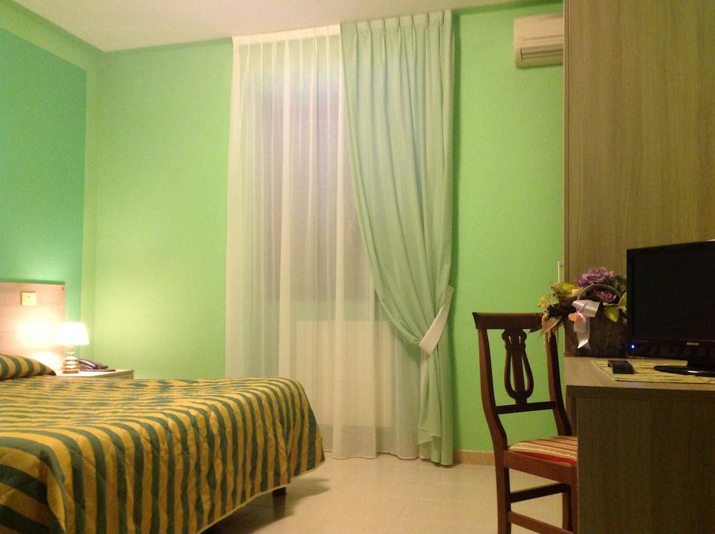 Hotel Certosa แชร์โตซา ดิ ปาเวีย ภายนอก รูปภาพ