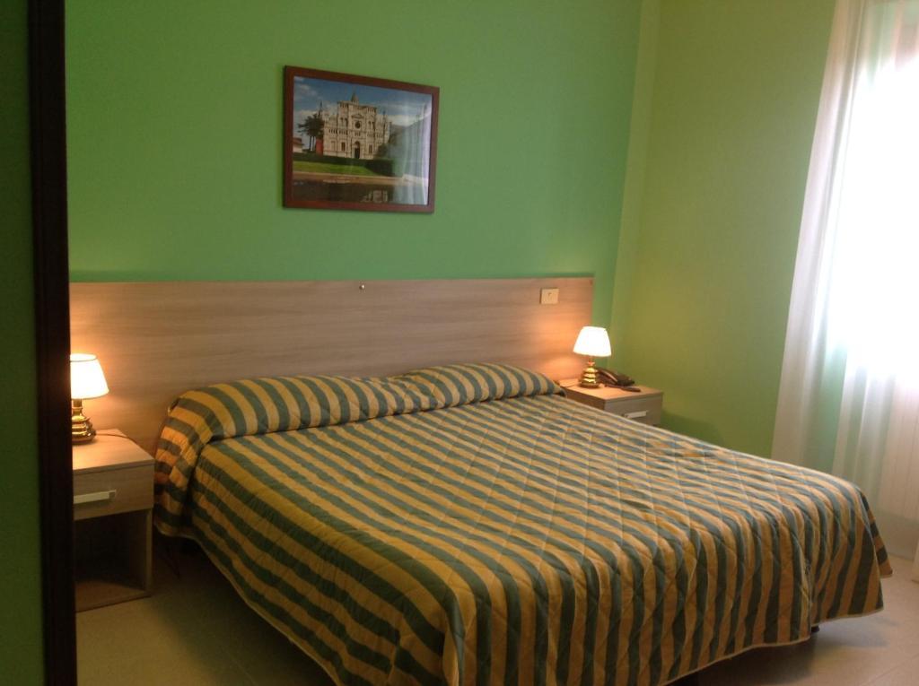 Hotel Certosa แชร์โตซา ดิ ปาเวีย ภายนอก รูปภาพ