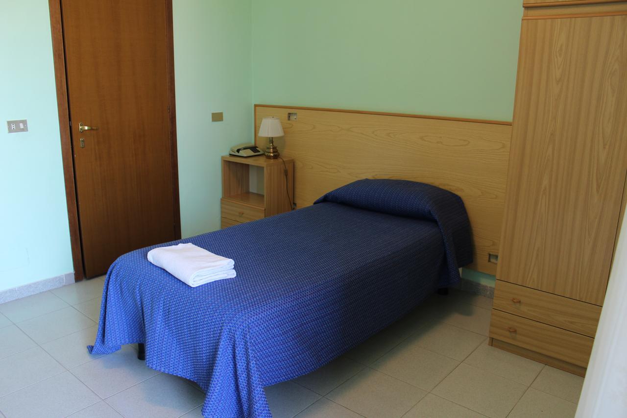 Hotel Certosa แชร์โตซา ดิ ปาเวีย ภายนอก รูปภาพ
